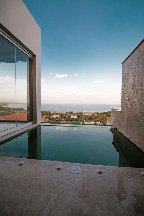 Mani Luxury Suites And Studios In Gytheio With Private Pools Exteriör bild