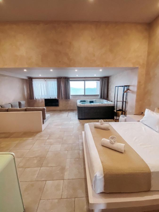 Mani Luxury Suites And Studios In Gytheio With Private Pools Exteriör bild