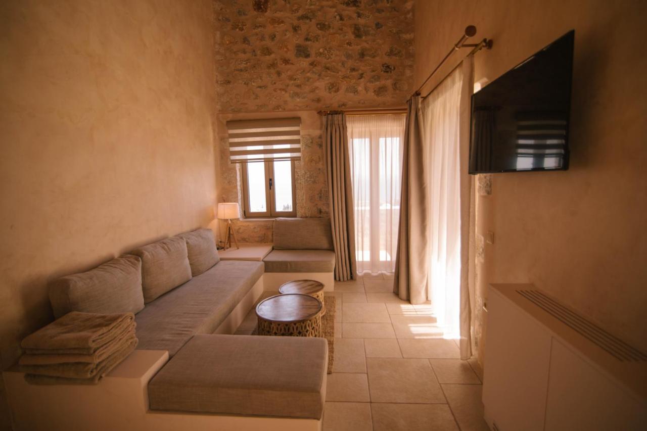 Mani Luxury Suites And Studios In Gytheio With Private Pools Exteriör bild
