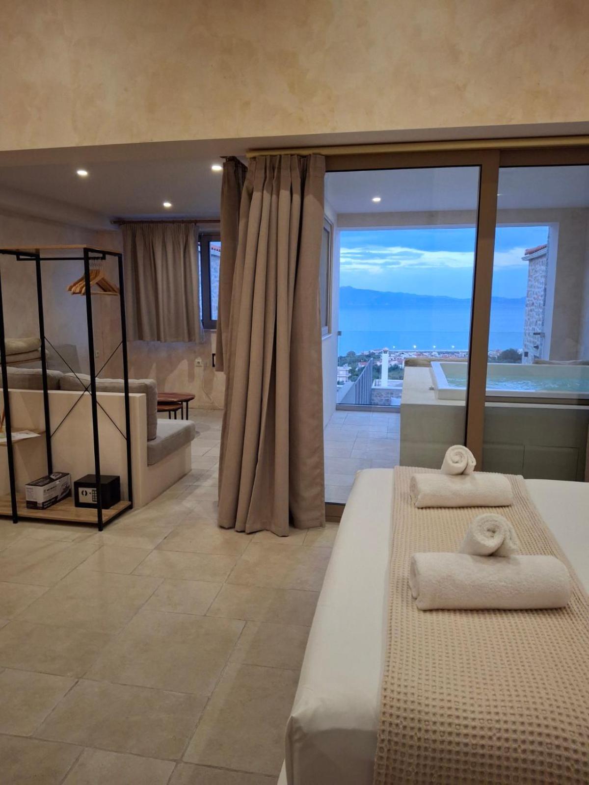 Mani Luxury Suites And Studios In Gytheio With Private Pools Exteriör bild
